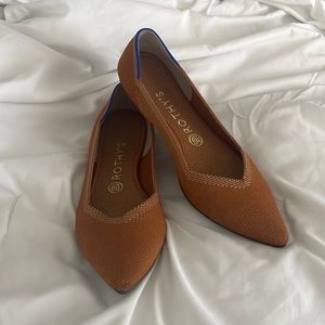 Rothy’s tan pointy toe slip on size 9 EUC